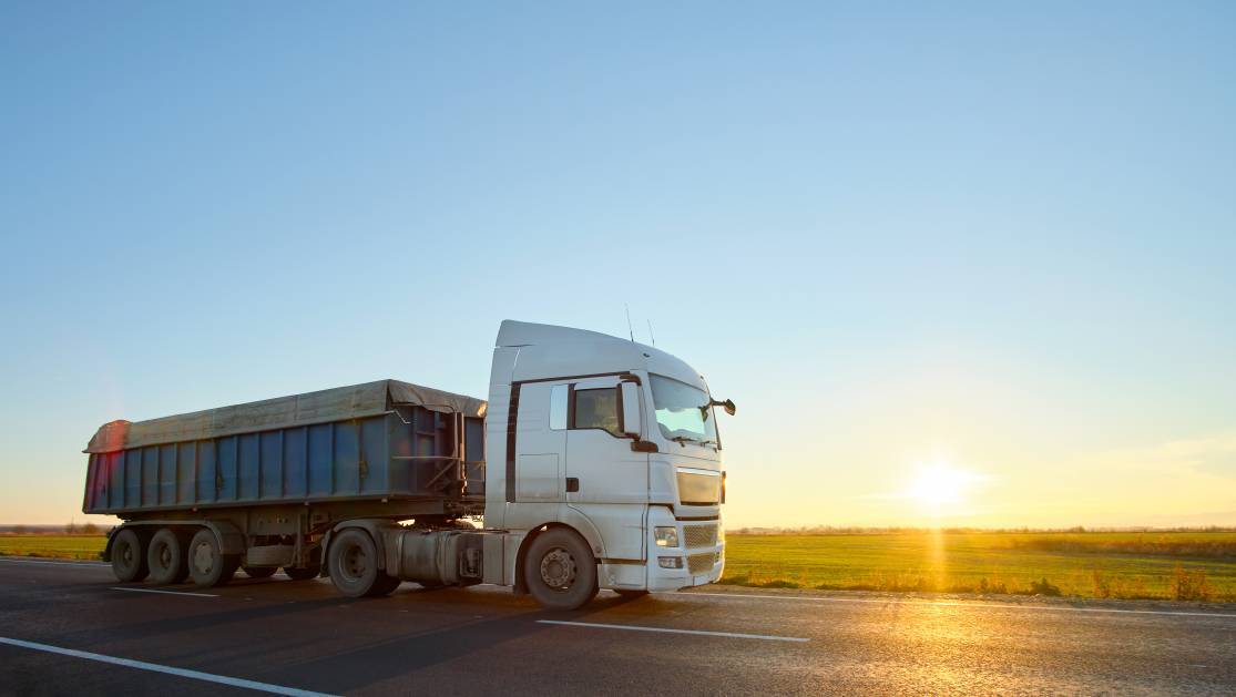 Caminhões de carga: quais utilizar para realizar o transporte?